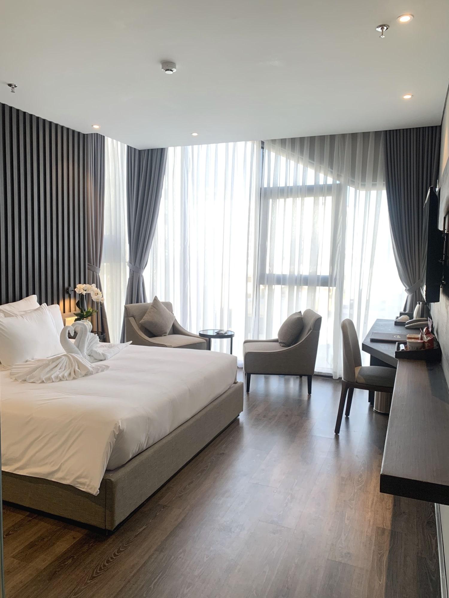 Grand Ocean Luxury Boutique Hotel